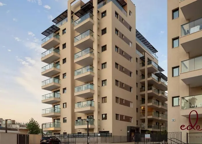 דירה משפחתית סופר מרווחת במיקום מרכזי - By Edom